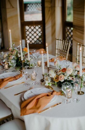 Vintage Italian wedding inspiration we're loving right now Vintage Italian Summer, Autumn Garden Wedding, Italian Summer Wedding, Wedding Packages Prices, Vintage Italian Wedding, Italian Flowers, Italian Inspired Wedding, Easy Weddings, Tuscan Inspired