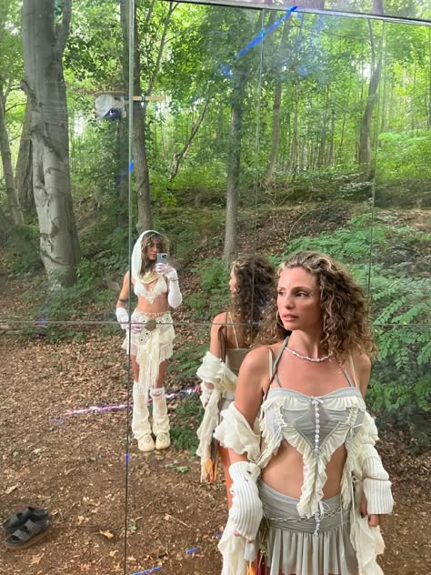 Elf Festival Outfit, Hooded Festival Outfit, Earthy Festival Outfits, Shambala Festival Outfit, Forest Rave Outfit, Forbidden Kingdom Festival Outfits, Desert Rave Outfits, Tomorrowland Outfit Ideas, Mushroom Rave Outfit