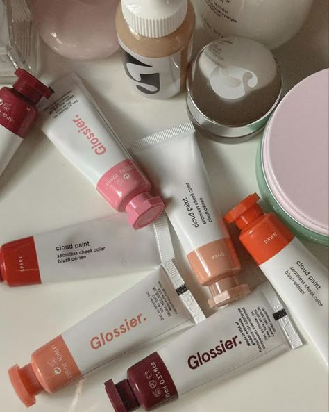 Glossier Cloud Paint Aesthetic, Cloud Paint Glossier, Best Glossier Products, Glossier Aesthetic, Makeup Asthetic, Blush Application, Cloud Paint, Glossier Cloud Paint, Glossier Makeup