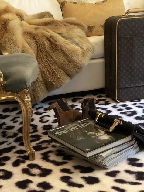 How to Incorporate the Mob Wife Aesthetic into Your Home Decor Mob Wife Aesthetic, Wife Aesthetic, Wife Style, Bedroom Upgrade, The Mob, Mob Wife, Crystal Chandeliers, Dream Apartment, House Room