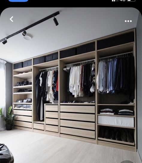 Bedroom Built In Wardrobe, Dream Closet Design, Wardrobe Door Designs, Closet Design Layout, Luxury Closets Design, Closet Renovation, Bedroom Cupboard Designs, Wardrobe Interior Design, Walk In Robe