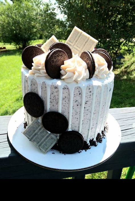 Cakes For Guys, Fancy Cake Ideas, Oreo Birthday Cake, Teen Cakes, Creative Birthday Cakes, Easy Cake Decorating, Sweet Snacks Recipes, Delicious Snacks Recipes, Yummy Comfort Food