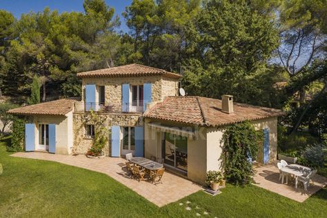 Provence France House, Provence House Country Homes, Villa South Of France, Houses In Provence France, Southern France Countryside House, French Property, Building Illustration, English House, Double Glazing