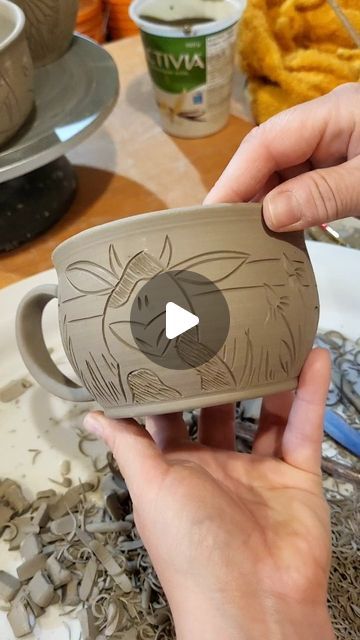 Soup Bowl Ceramic, Carving Into Clay, Pottery Soup Bowls, Carved Pottery Mugs, Carved Mugs Pottery, Carved Pottery Ideas, Mug Ideas Pottery, Pottery Mugs Ideas, Pottery Carving Ideas