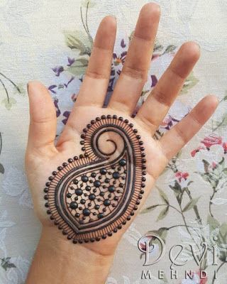 121 Simple mehndi designs for hands || Easy Henna patterns with Images | Bling Sparkle Simple Henna Patterns, Mehndi Designs Finger, Henna Hand Designs, Tato Henna, Simple Henna Tattoo, Tattoo Henna, Mehndi Designs For Kids, Henna Tattoo Designs Simple, Stylish Mehndi Designs