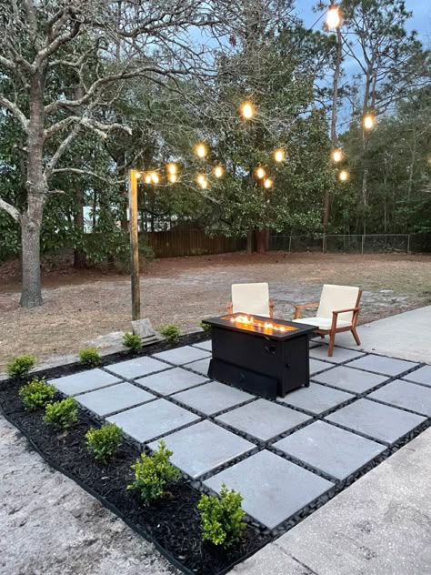 This hack saved us big bucks when building our patio. Pavers Backyard Landscaping Ideas, Diy Patio Ideas, Slope Landscaping, Hill Landscaping, Pavers Backyard, Diy Backyard Patio, Backyard Renovations, Backyard Remodel, Landscaping With Large Rocks