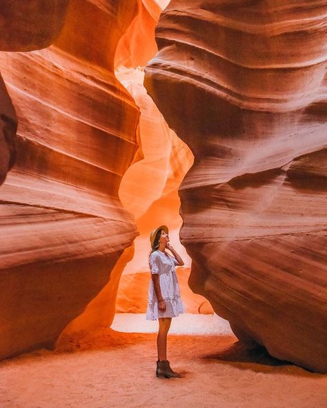 Arizona is hands down on of the most beautiful states in the US. 🌵⁣⠀ ⁣⠀ Just swipe through these photos to catch a glimpse of the many… Antelope Canyon Photoshoot, Antelope Canyon Photography, Vegas Girls Trip, Antelope Canyon Arizona, Arizona Road Trip, Arizona Travel, Vegas Trip, Arizona Usa, Instagram Foto