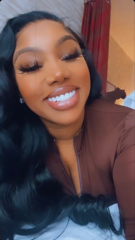 Veneers Teeth Black Women, Pretty Teeth Black Women, Perfect Teeth Aesthetic, Veneers Black Women, Veneers Before And After Black Women, Dental Smile Images, Perfect Smile Teeth, Teeth Aesthetic, Pretty Teeth