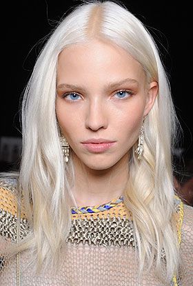 Sasha Luss, Ice Blonde, Caramel Hair, All Hairstyles, Brown Blonde Hair, Blonde Women, Bleached Hair, Irina Shayk, Alessandra Ambrosio