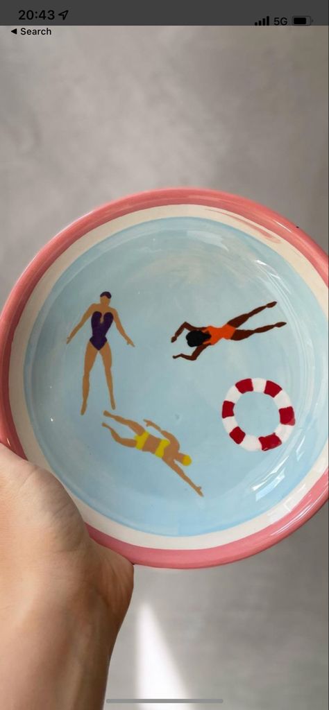 Preppy Ceramics, Painting Ideas On Objects, Cute Painted Plate Ideas, Color Me Mine Inspo Bowl, Drawings On Ceramics, Painting Ceramics Aesthetic, Paint Pottery Bowl Ideas, Green Pottery Painting Ideas, Plate Painting Designs