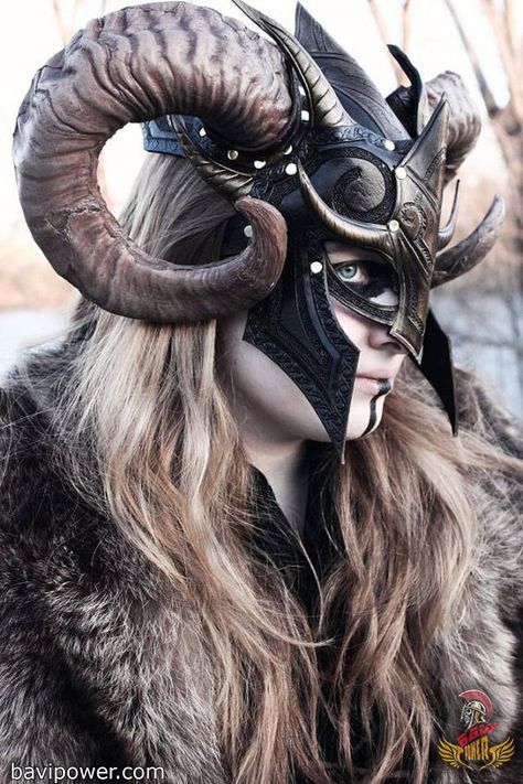 Arte Viking, Viking Armor, Half Elf, Viking Helmet, Heroic Fantasy, Viking Woman, Leather Armor, Viking Warrior, Fantasy Costumes