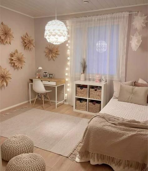 Girl Room Inspo Bedroom Ideas, Room Ideas For 12 Year Girl, Bedroom Ideas For 11 Year Girl, Bedroom Inspo Twin Bed, Girl Rooms Teen, Bedroom Ideas Girls Teenage, Room Ideas For 11 Yr Girl, Bedroom Ideas Medium Size Room, Aesthetic Teen Bedroom Decor