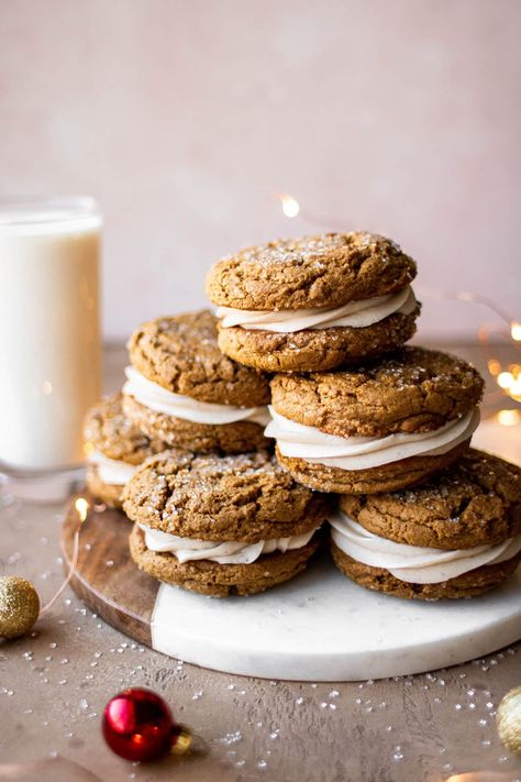 Gingerbread cookie sandwiches are super soft gingerbread cookies with brown butter frosting sandwiched in the middle. Best Gingerbread Cookies, Special Cookies, So Much Food, Weekly Menu Plan, Drop Cookie Recipes, Brown Butter Frosting, Butter Cream Cheese Frosting, Soft Gingerbread Cookies, Cookie Sandwiches