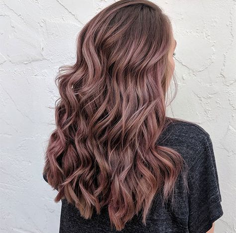 35 Rose Brown Hair Shades That Will Inspire You To Visit The Salon Rose Brown Hair, Smokey Hair, Weave Ideas, Coffee Brown Hair, Butter Blonde, Brown Hair Trends, Brown Hair Shades, Brown Ombre Hair, Bella Hair