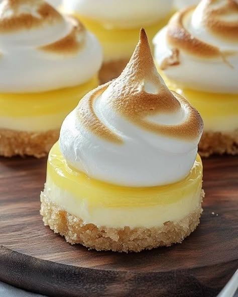 Lemon Meringue Recipe, Lemon Cheesecakes, Lemon Meringue Cookies, Idea Cake, Lemon Meringue Cheesecake, Martha Stewart Recipes, Spring Desserts, Meringue Cookies, Lemon Meringue Pie