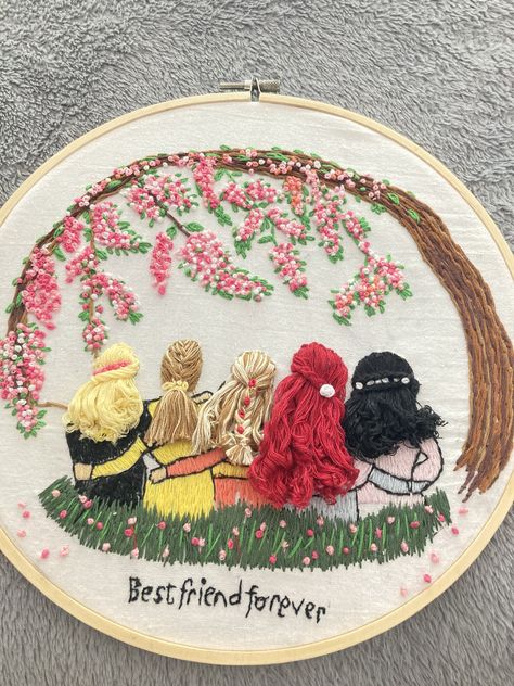 Friends Embroidery Hoop, Sisters Embroidery, Drawing Embroidery, Tshirt Embroidery, Friends Embroidery, Bracelet Embroidery, Embroidery Animals, Embroidery Bracelet, Shoes Embroidery