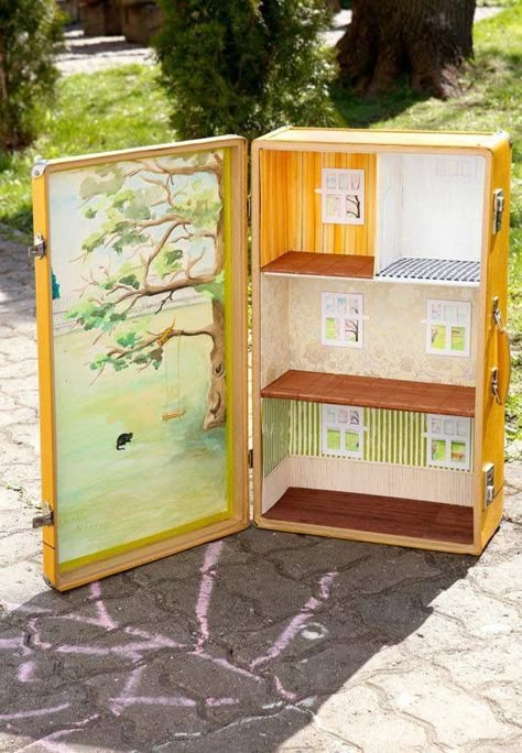 Travel Dollhouse, Hand Painted Wallpaper, Sunshine Yellow, Barbie House, Miniature Houses, Miniature Crafts, Peg Dolls, Doll Furniture, Diy Dollhouse