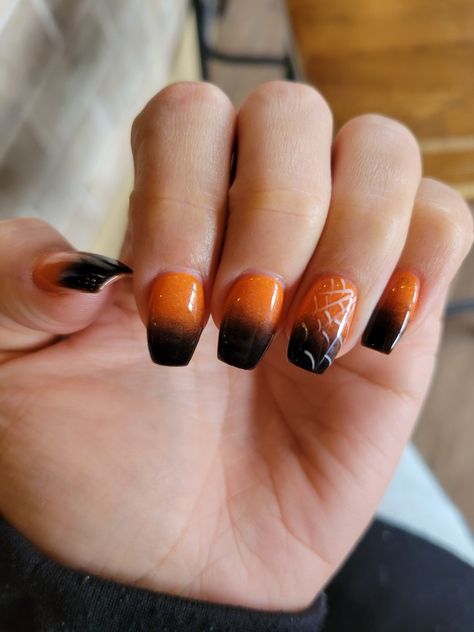 Orange And Black Ombre Nails Halloween, Red Ombre Halloween Nails, Halloween Nails Dip Powder Ombre, October Nails Fall Dip, Black And Orange Ombré Nails, Black And Orange Ombre Nails Halloween, Orange Nails Black Tips, Orange Black Ombre Nails, Black To Orange Ombre Nails