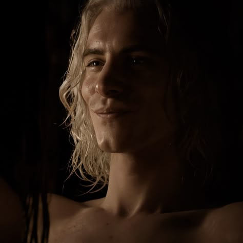 Harry Lloyd Blonde, Harry Lloyd Game Of Thrones, Viserys Iii Targaryen, Mauraders Fancast, Game Of Thrones Icons, Targaryen Men, Viserys Ii, Aerys Targaryen, Xenophilius Lovegood