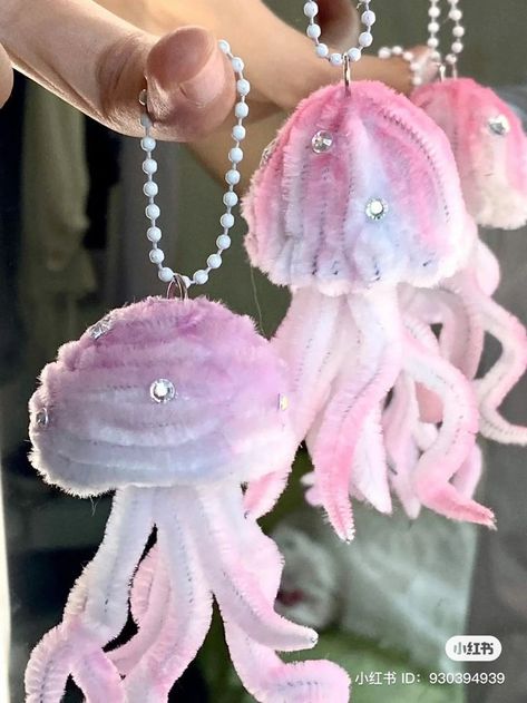 Jellyfish Minecraft, Clothing Diys, Pretty Crafts, Kawaii Diy, Pipe Cleaner Crafts, Flower Gift Ideas, Pinterest Diy Crafts, Baby Cow, Diy Crafts Paper Flowers