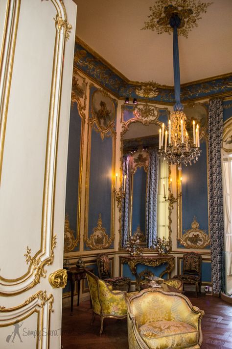 Louis Xiv Interior, French Style Interior Design, Louvre Palace, Royal Room, Chateaux Interiors, Chateau Hotel, French Style Interior, French Castles, French Style Furniture