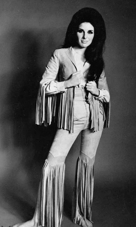 70s Pictures, Bobbie Gentry, Country Musicians, Swinging Sixties, Entertainment Business, Honky Tonk, Country Music Stars, Country Music Singers, Country Stars