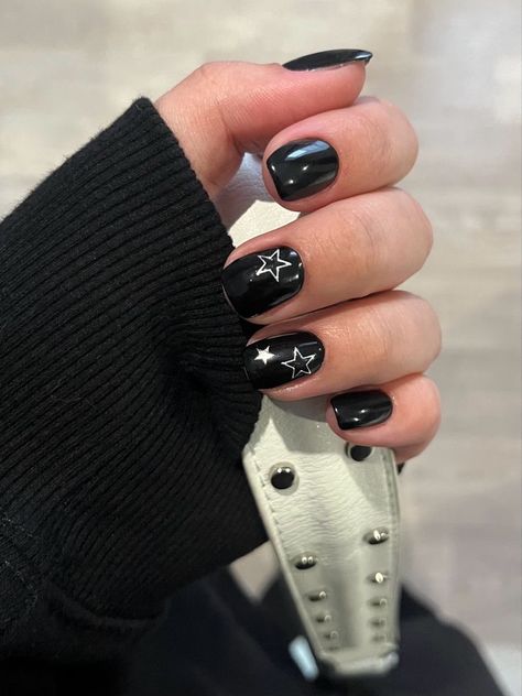 Star Nail Designs Short, Nails For Boyfriend, Guitarist Nails, Cute Grunge Nails, Rockstar Girlfriend Nails, Short Emo Nails, Nails Emo, Black Manicure, Hello Nails