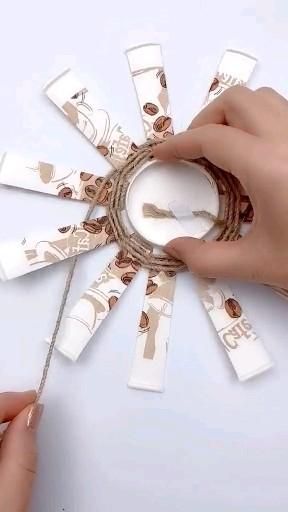 Discover new techniques in paper crafting and bring your ideas to life with our guides. Paper Cup Crafts, Thighs Chicken, Seni Dan Kraf, Cup Crafts, Paper Craft Diy Projects, Diy Paper Crafts Decoration, Diy Crafts Paper Flowers, Thigh Recipes, Kraf Diy