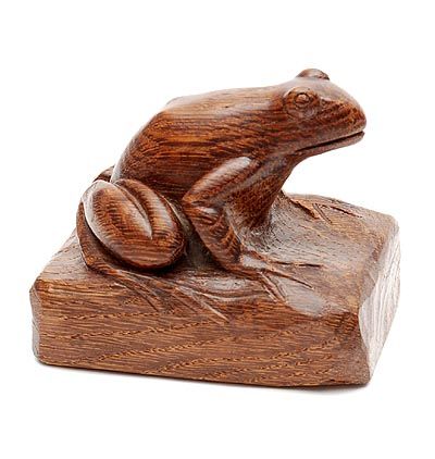 Botterweg Auctions Amsterdam > Wood sculpture of a seated frog, designer unknown, executed for Zoo Artis, Amsterdam / the Netherlands Wooden Frog, Wood Frog, Frog Sculpture, Tiki Statues, Dremel Carving, Intarsia Patterns, Wooden Toys Plans, Chip Carving, Wood Carving Designs