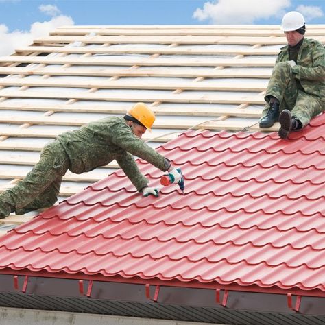 Brevard County Roofers is completely committed to giving you the best roofing materials, the greatest quality installation procedures and a degree of trustworthiness never found in the Melbourne roofing industry. They are one of Melbourne’s most regarded roofing contractors for installations and repairs for your establishment. Brevard County Roofers is one of Melbourne’s longest enlisted roofers. They have been serving Melbourne and its surrounding areas for more than 15 years. Roof Repair Diy, Flat Roof Repair, Industrial Roofing, Roofing Business, Residential Roofing, Commercial Roofing, Solar Roof, Cool Roof, Roof Installation