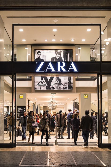 Apparently We've Been Pronouncing Zara Wrong All This Time Zara Clothing, Store Facade, Zara Clothes, Zara Outlet, Store Shelves Design, Zara Shop, Zara Store, Retail Facade, Shop Facade