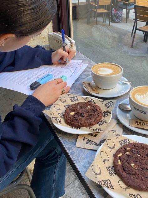 Study Cafe Aesthetic, Studying At Cafe, September Core, Cafe Study Aesthetic, Study Date Aesthetic, Rory Gilmore Core, Cafe Coffee Aesthetic, Aesthetic Rory Gilmore, Gilmore Core