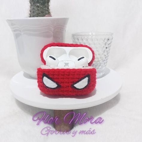 Funda Airpods pro, crochet Crochet Airpods Case Spiderman, Airpods Pro Crochet Case, Crochet Airpod Case Pattern Free, Airpods Pro Case Crochet, Airpods Case Crochet, Crochet Airpods Case, Crochet Airpods, Crochet Case, Earbuds Case