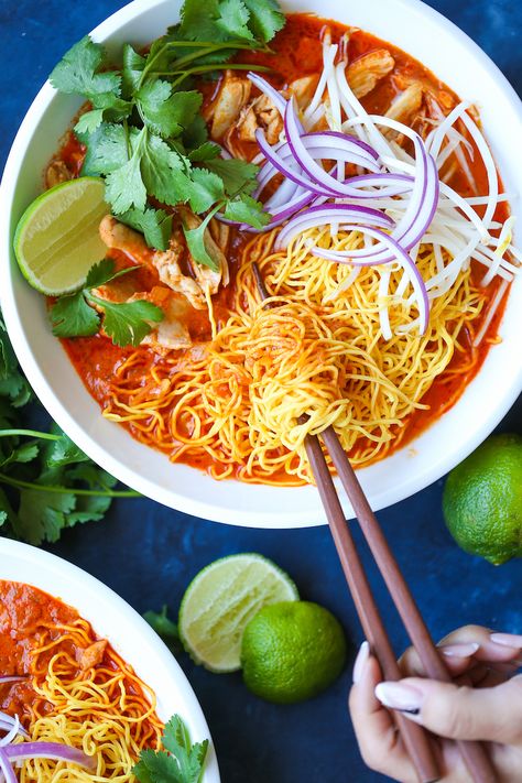 Khan Soi, Chicken Khao Soi, Meat Soups, Coconut Curry Noodle Soup, Food Dressing, Easy Asian Noodle Recipes, Curry Broth, Easy Asian Noodles, Thai Noodle Soups