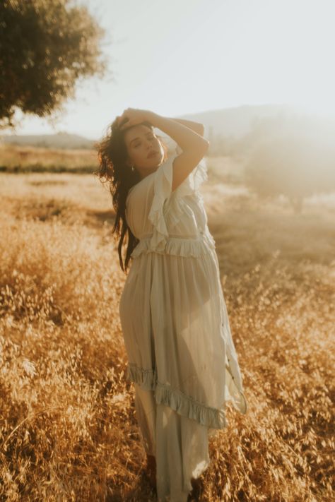 Pregnate Photoshoot, Boho Maternity Photoshoot, Romantic Maternity Photos, River Shoot, Destination Wedding California, Maternity Boho, Summer Maternity Photos, Asha Bailey, Pregnancy Announcement Photoshoot