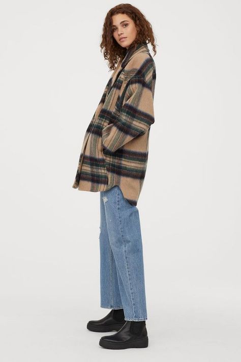 The 25 Coziest H&M Items in Existence Right Now Shirt Jacket Outfit, Checked Coat, Well Dressed Women, Beige Plaid, Classic Coats, Jacket Outfit, Wool Blend Coat, Snap Fasteners, Winter Trends