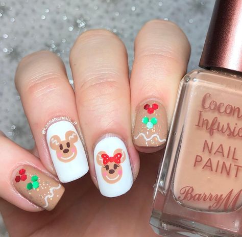 Cute Easy Nail Designs, Disney Christmas Nails, Disneyland Nails, Minnie Mouse Nails, Christmas Nail Ideas, Mickey Nails, Santa Nails, Cute Simple Nails, Subtle Nails