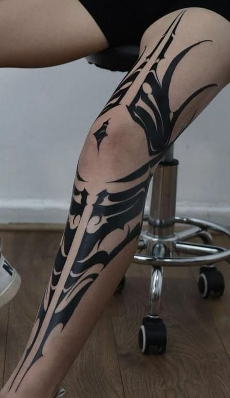 Tattoo Tibia, Tattoo Pierna Mujer, Full Leg Tattoo, Tattoos Masculinas, Cyberpunk Tattoo, Full Leg Tattoos, Realistic Tattoo Sleeve, Blackout Tattoo, Stomach Tattoos