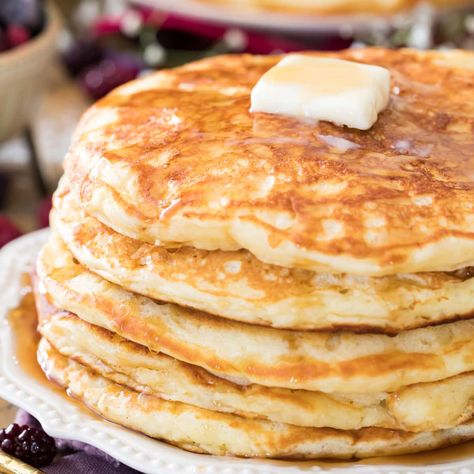 Classic Buttermilk Pancakes made completely from scratch!  This pancake recipe yields thick, fluffy pancakes ready in under 15 minutes! Buttermilk Pancake Recipe, Classic Pancake Recipe, Buttermilk Pancake, Buttermilk Pancakes Fluffy, Homemade Pancake Recipe, Pancake Calories, Best Pancake Recipe, Pancake Recipe Buttermilk, Pancakes From Scratch