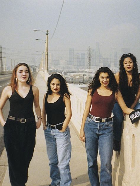 Chicano Outfits, Chicana Culture, 90s Latina Fashion, Chicana Style Outfits, 90s Latina, Latina Vibes, 1990 Style, Chica Chola, Gang Aesthetic