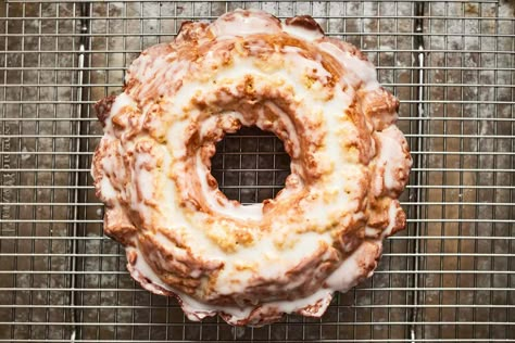 Buttermilk Donut Cake, Buttermilk Bundt Cake, Blueberry Bundt Cake Recipes, Lemon Yogurt Cake Recipe, Yogurt Cake Recipe, Blueberry Bundt, Homemade Donut, Lemon Yogurt Cake, 7up Pound Cake