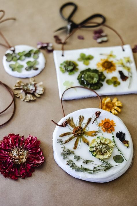 Clay With Dried Flowers, Pressed Flower Clay, Air Dry Clay Pressed Flowers, Pressed Flower Clay Art, Pressed Flower Pottery, Pressed Flower Clay Earrings, Pressed Flower Crafts, Acrylic Craft Paint, Diy Upcycle