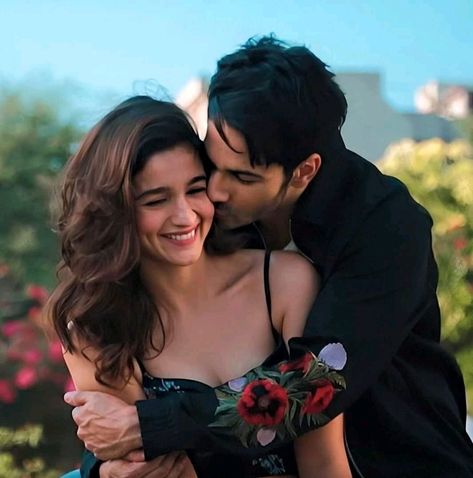 Varun And Alia, Varun Alia, Whatsapp Dpz, Alia And Varun, Alia Bhatt Photoshoot, Bollywood Couples, Quotes Pics, Wallpapers Images, Varun Dhawan