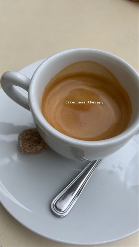 Coffee Captions Instagram, Dessert Breakfast, Food Captions, Tasty Dinner, Coffee Instagram, Coffee Obsession, Coffee Pictures, Sweet Cake, Coffee Photography