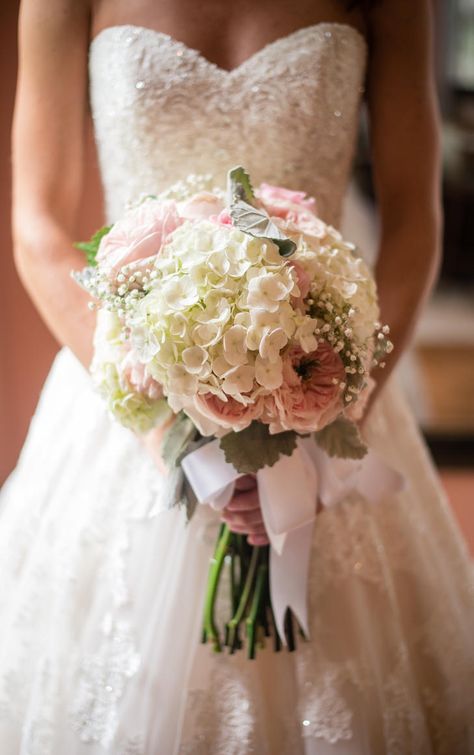 Vintage Rose Bouquet, Vintage Bridal Bouquet, Hydrangea Bouquet Wedding, Navy Wedding Flowers, Country Wedding Flowers, Wedding Flowers Hydrangea, Neutral Wedding Flowers, Wedding Flowers Peonies, Vintage Wedding Flowers