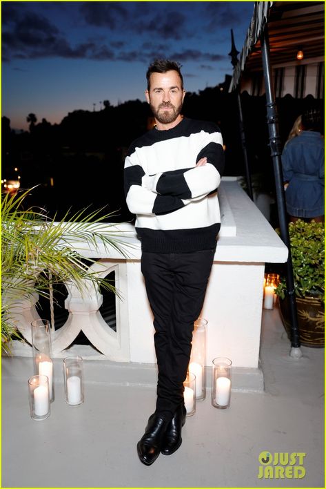 Justin Theroux & Girlfriend Nicole Brydon Bloom Coordinate Outfits for Frame Dinner in L.A. : Photo 5028580 | Justin Theroux Photos | Just Jared: Entertainment News Justin Theroux Style, Angelina Jolie Movies, Abby Lee Miller, Justin Long, Amelia Gray, Coordinates Outfits, Isla Fisher, Justin Theroux, Kid Cudi