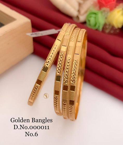 Gold Bengals Designs, Gold Bengals Designs Latest, Gold Bengals, Gold Chain Designs For Women, Bangle Design, Model Blouse, Mangalsutra Design, Gold Jewels Design, Black Beads Mangalsutra