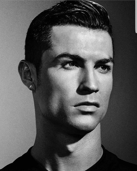 Cristiano Ronaldo Haircut, Ronaldo Haircut, Ronaldo Wallpaper, Old Man Portrait, Ronaldo Pictures, Pencil Portrait Drawing, Realistic Sketch, Ronaldo Cristiano, 밈 유머