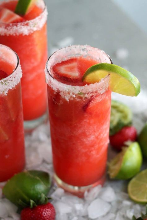 Strawberry Frozen Margaritas Blended Margarita Recipe, Frozen Aesthetic, Strawberry Margaritas, Frozen Strawberry Margarita, Frozen Fruit Recipes, Margarita Drink, Margarita On The Rocks, Frozen Strawberry, Refreshing Beverages