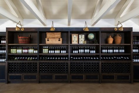 Wine Shop Interior, Interior Design Minimalist, Wine Cellar Design, Drink Bar, Cellar Design, Wine Shelves, Wine Wall, Wine Display, Wine Store